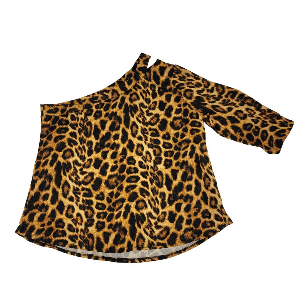 Lucky & Blessed Leopard Print One-Shoulder Top L